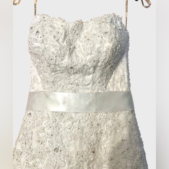 Maggie Sottero, Mirabella Wedding Dress in Ivory - Picture 5 of 15